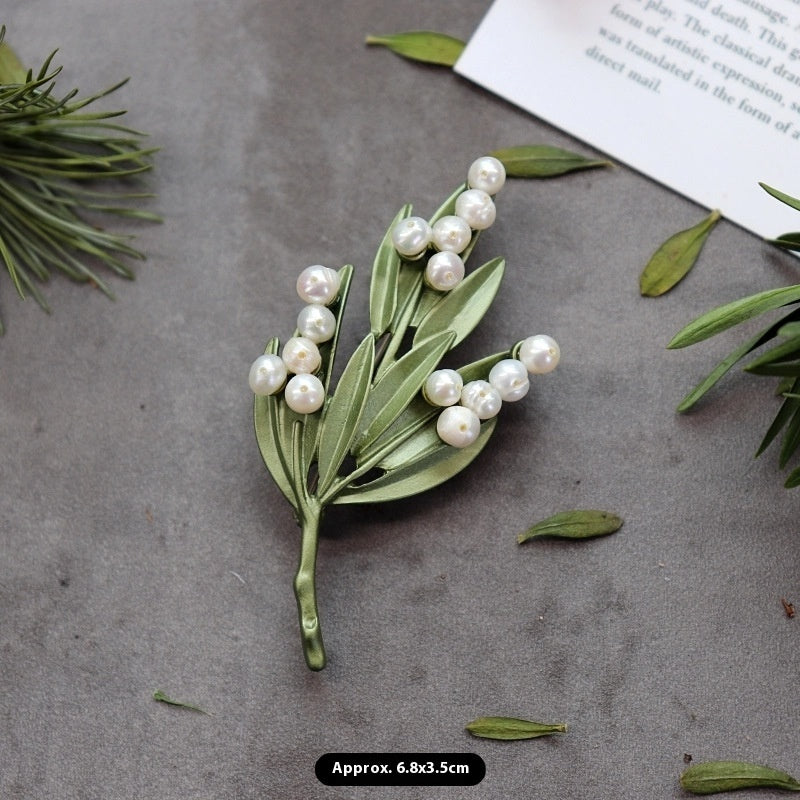 BROCHE ÉGLANTINE PERLE ÉLÉGANCE FLORALE RÉTRO