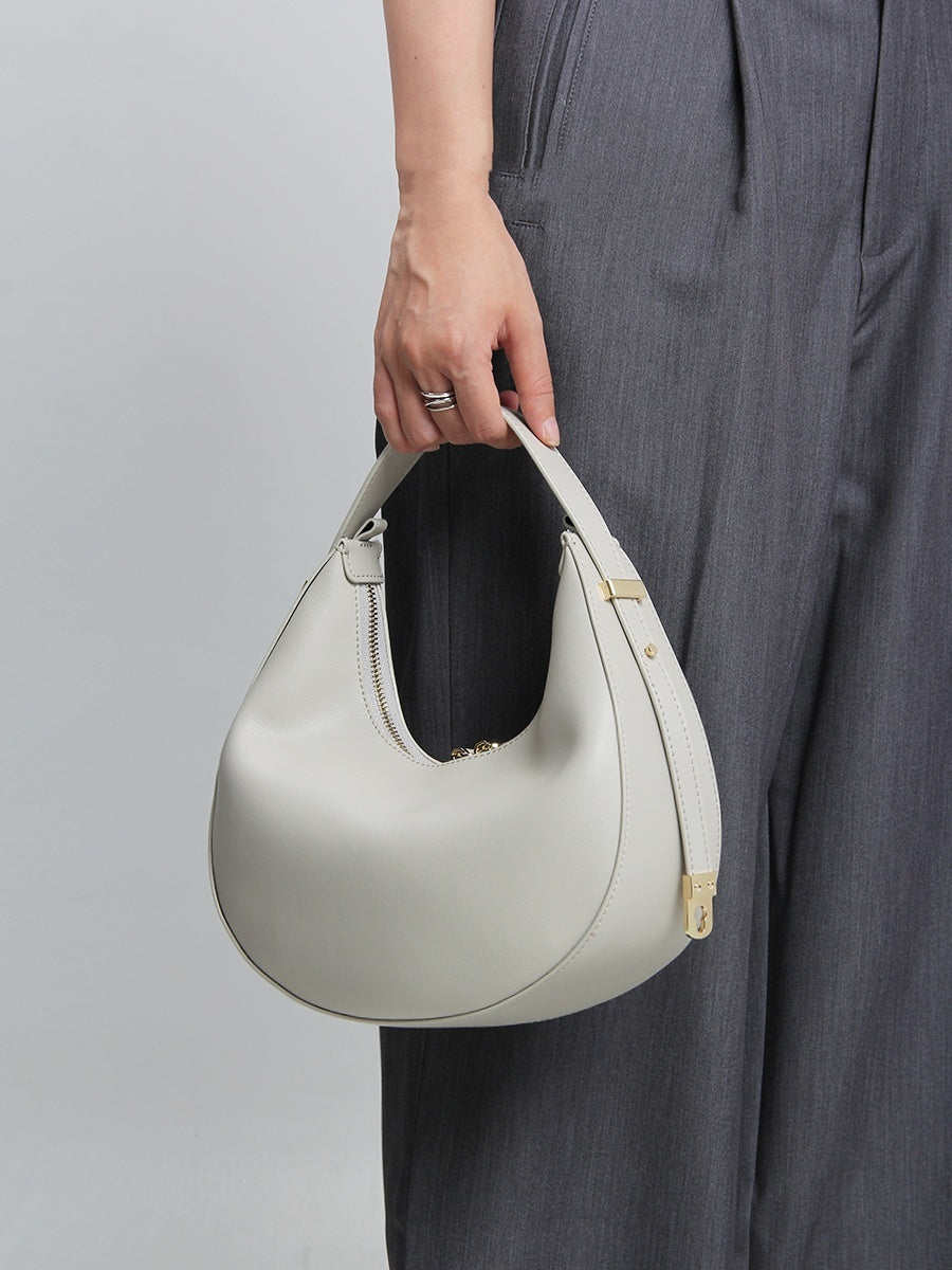 SAC DEMI-LUNE CUIR PORTÉ ÉPAULE
