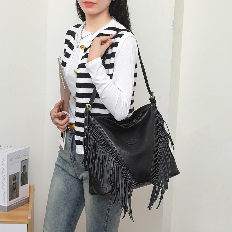 SAC ÉPAULIÈRE GRAND FORMAT À RIVETS SOUPLE