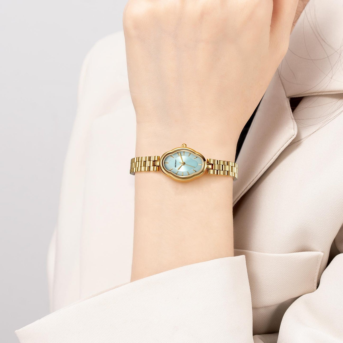 MONTRE QUARTZ EXQUISE