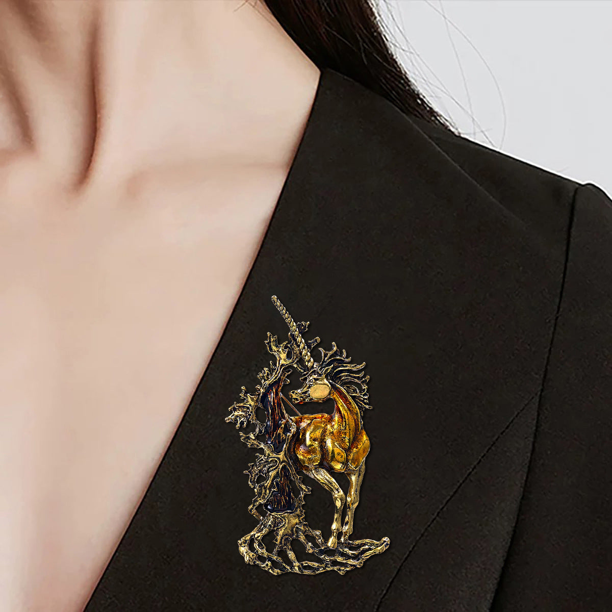 Creative Retro Exaggerated Brooch Jacket Accessory