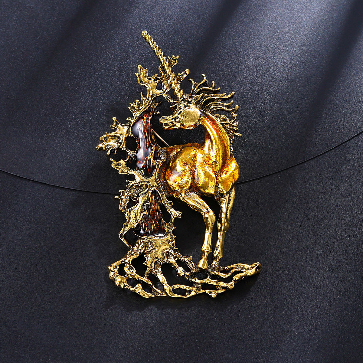 Creative Retro Exaggerated Brooch Jacket Accessory