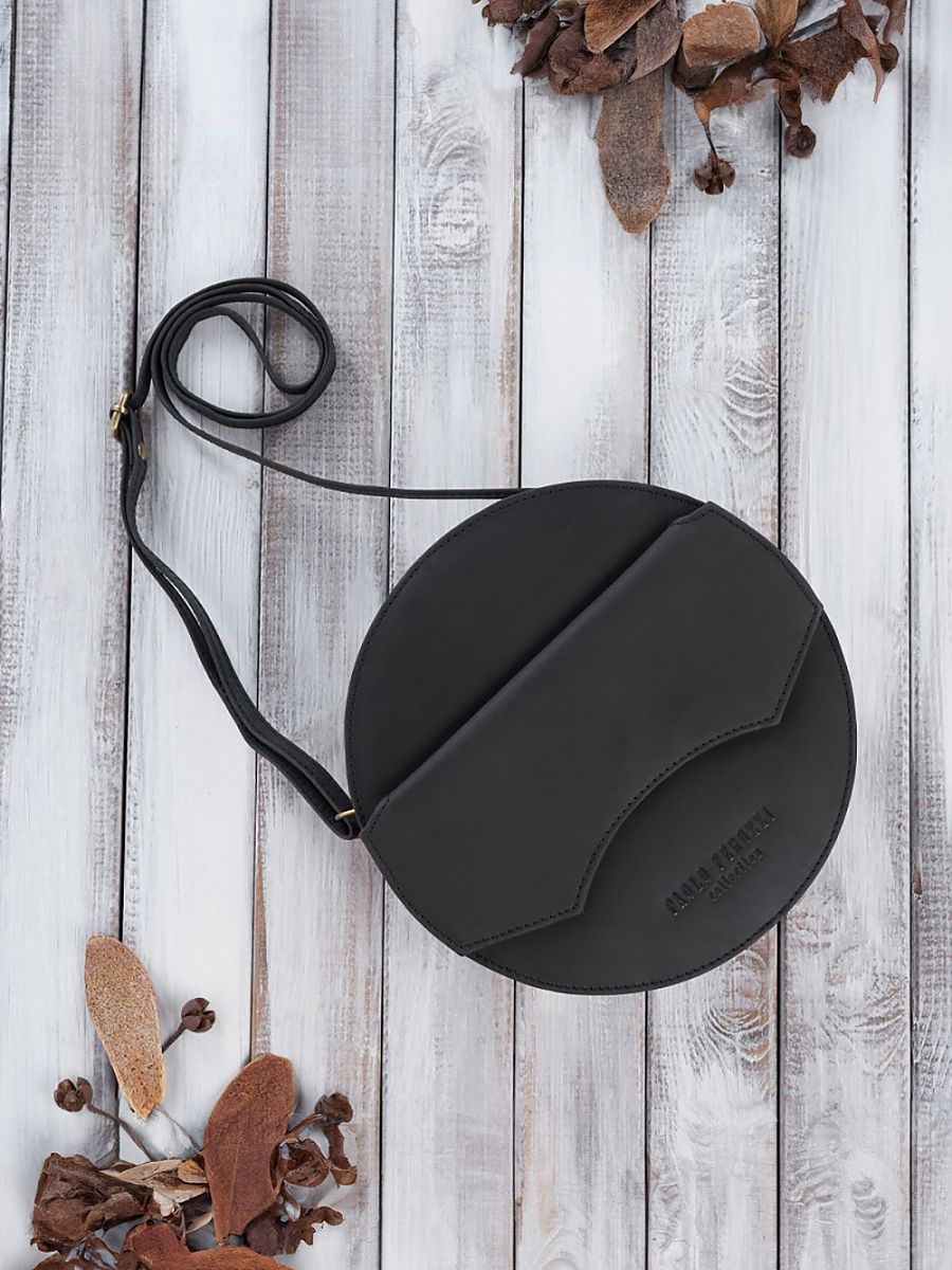 Sac en cuir naturel vieilli de type chasseur de Paolo Peruzzi Noir