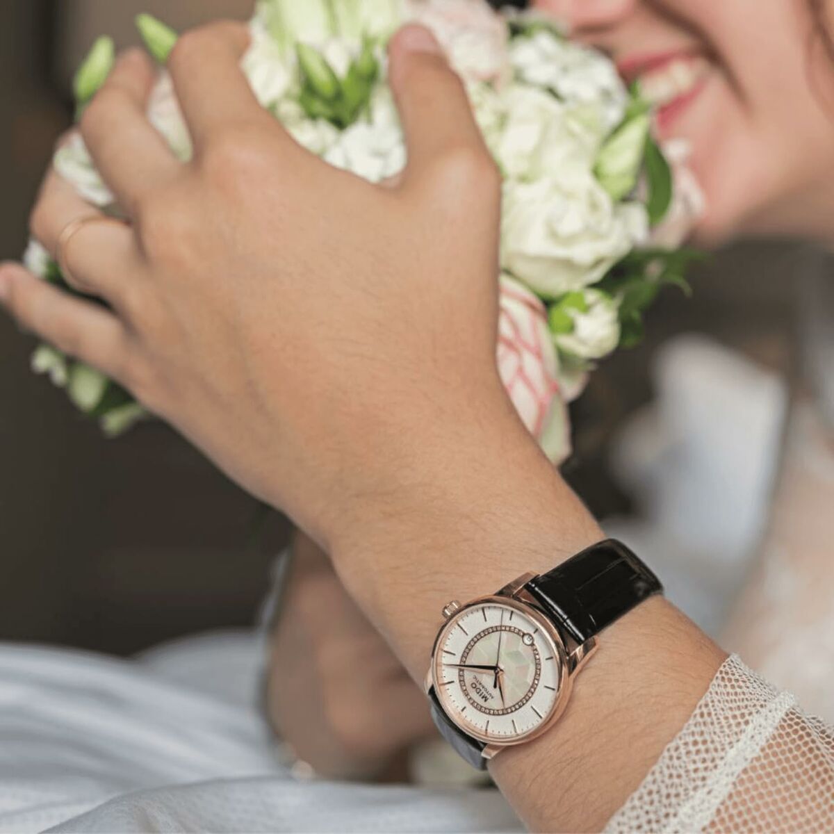 Montre Femme Mido M0072073611600 – Automatique, Cuir Noir, Verre Saphir, 33 mm