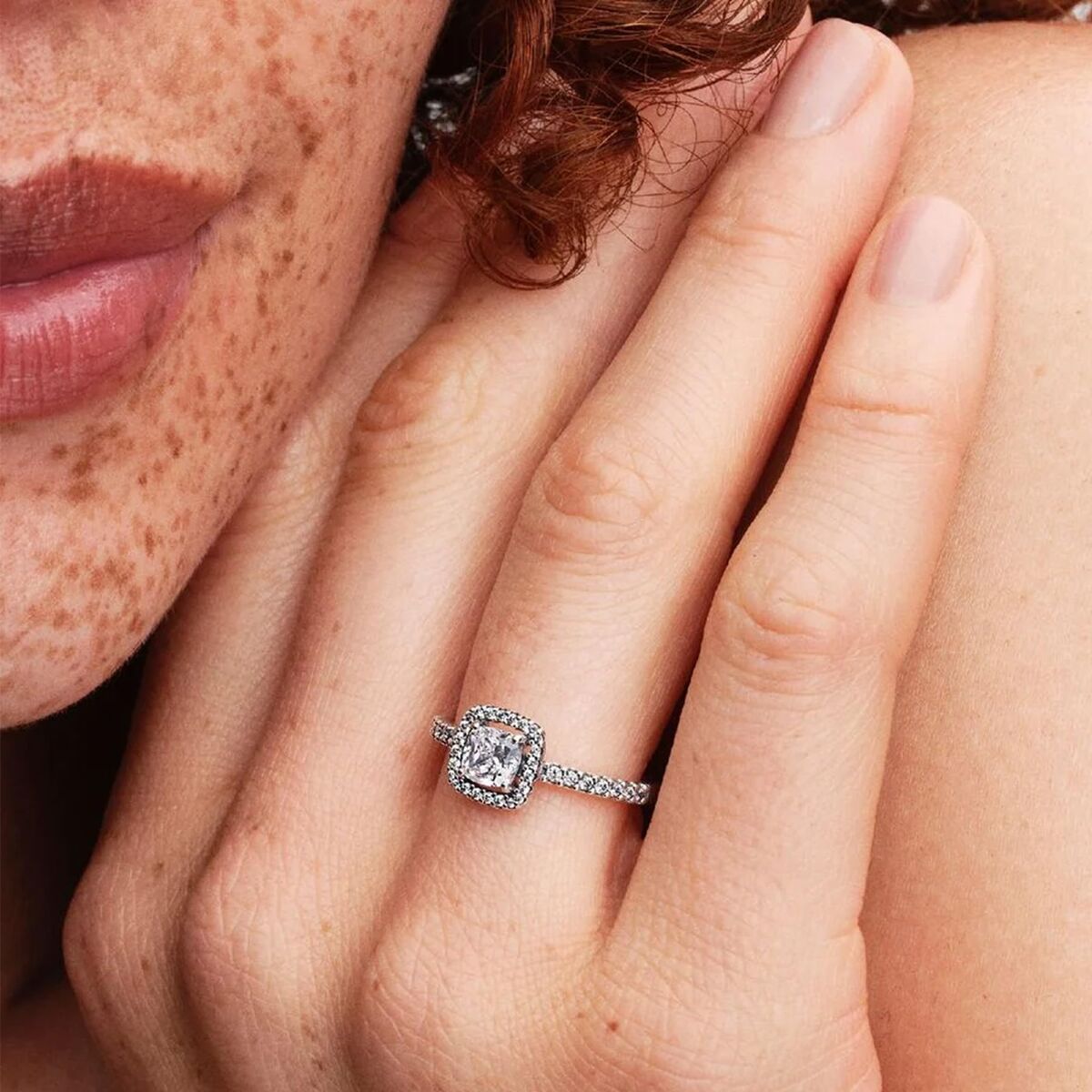 Bague Femme Pandora Argentée – Élégance Moderne et Raffinée