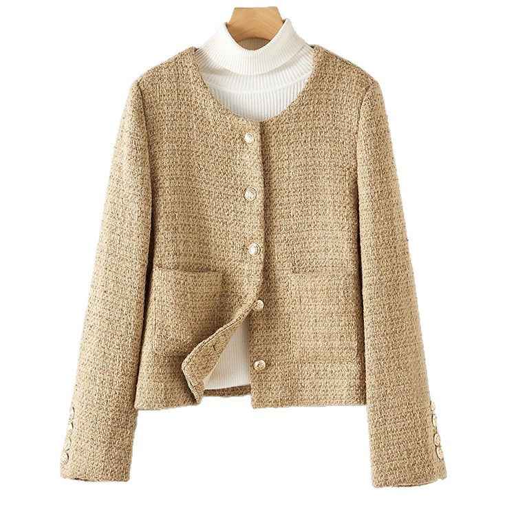 Veste courte droite en tweed beige avec boutons dorés