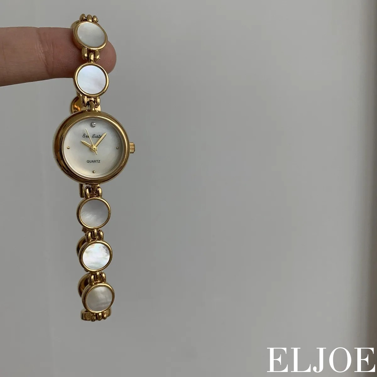 MONTRE FEMME ÉLÉGANTE QUATZ CADRAN ROND FRITILLAIRE - BRACELET DORÉ