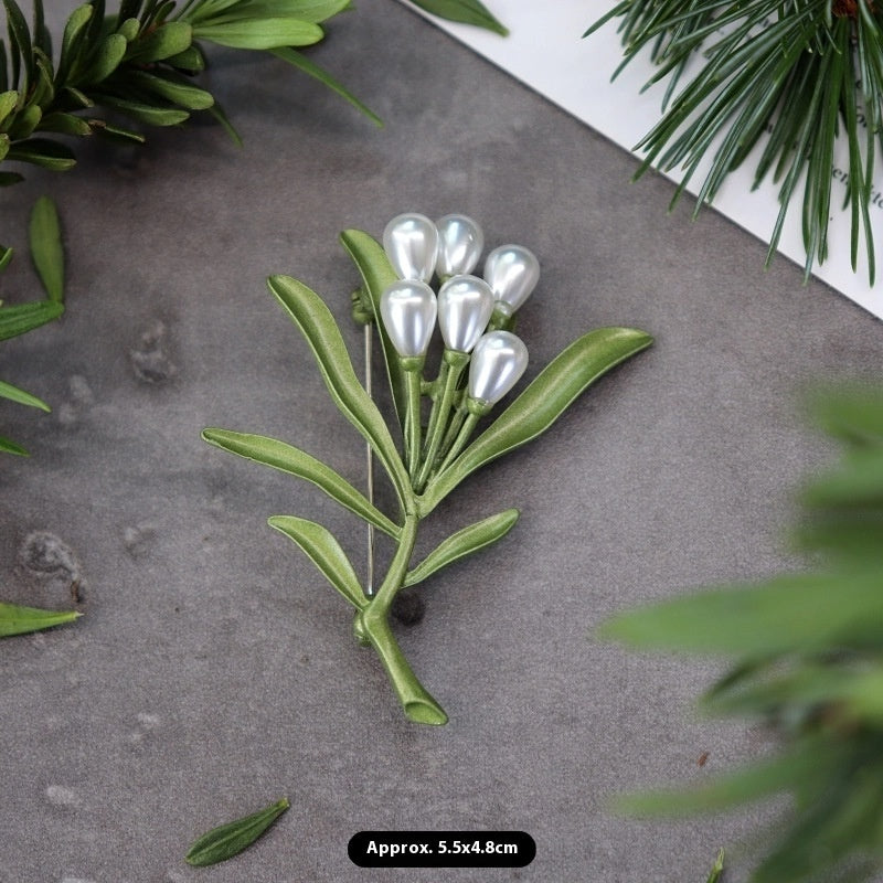BROCHE ÉGLANTINE PERLE ÉLÉGANCE FLORALE RÉTRO